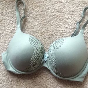 NWOT body by Victoria perfect shape bra